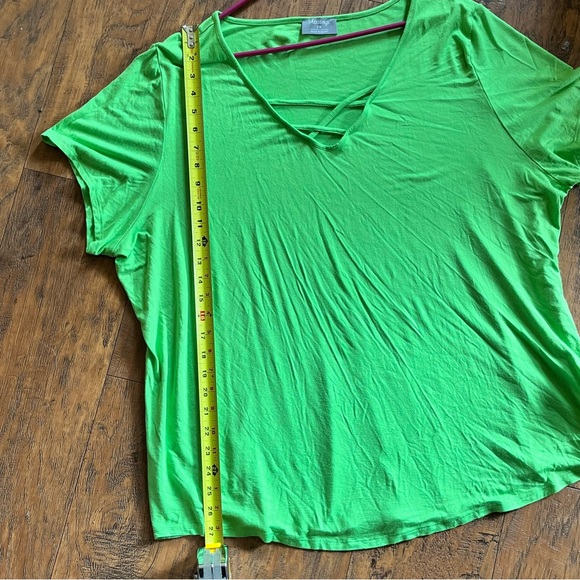 Masseys Shirt Lime Green V Neck Crisscross Flowey Cap Short Sleeves Plus Size 3x - Picture 9 of 12